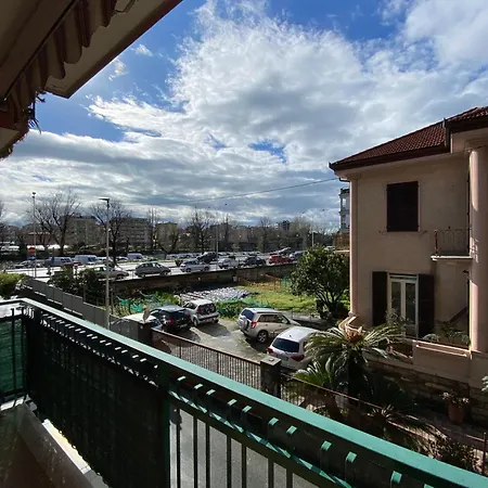 Apartmán Corso Lavagna 553 *